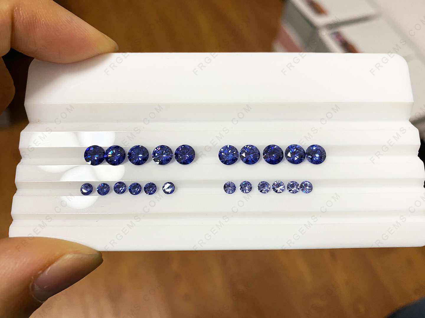 Cubic Zirconia Tanzanite Round 5mm Medium Color VS 3mm light shade comparision