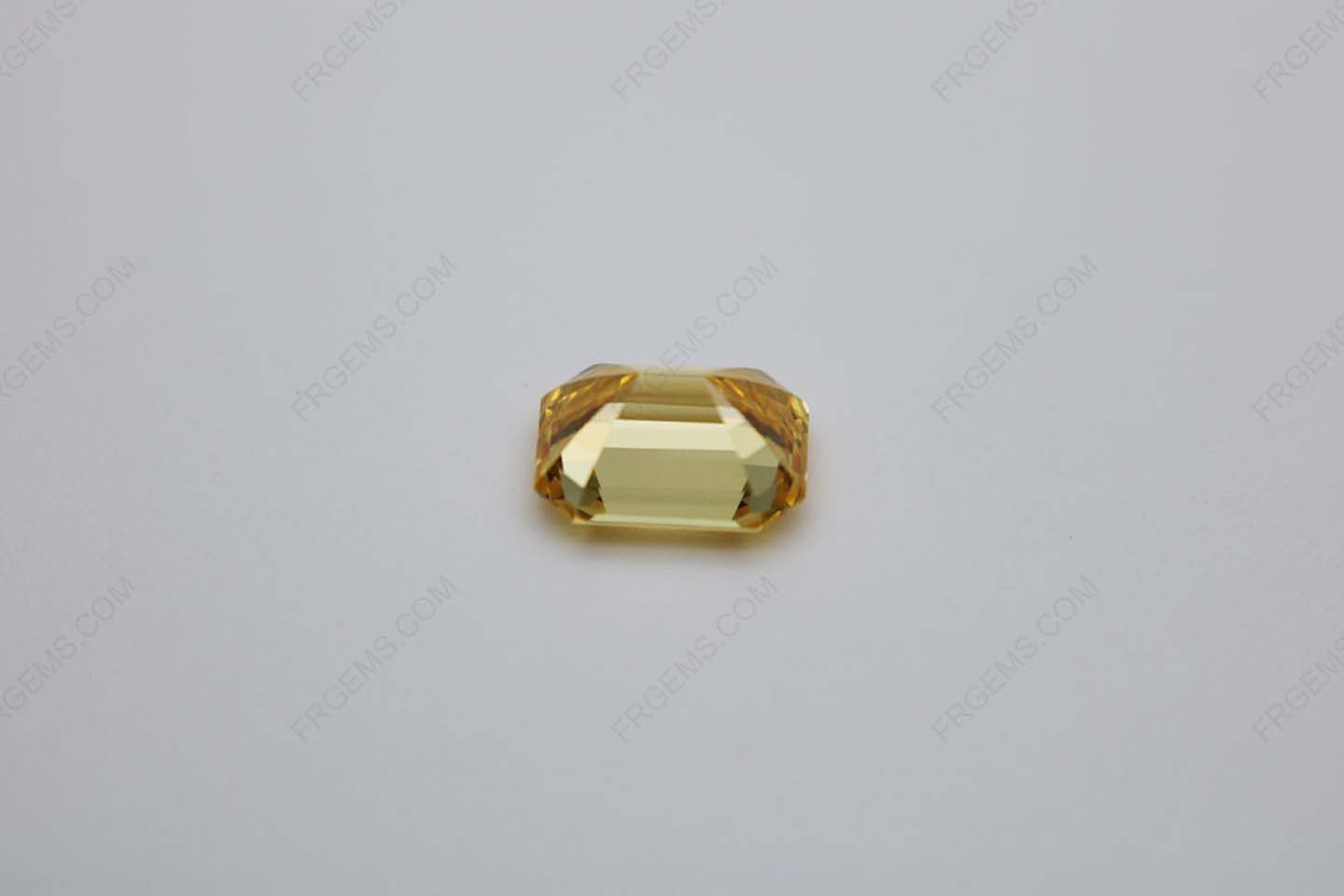 Cubic_Zirconia_Canary_Fancy_Yellow_hexagon_Shape_Asscher_Cut_10x8mm_stones_Supplier_IMG_0574