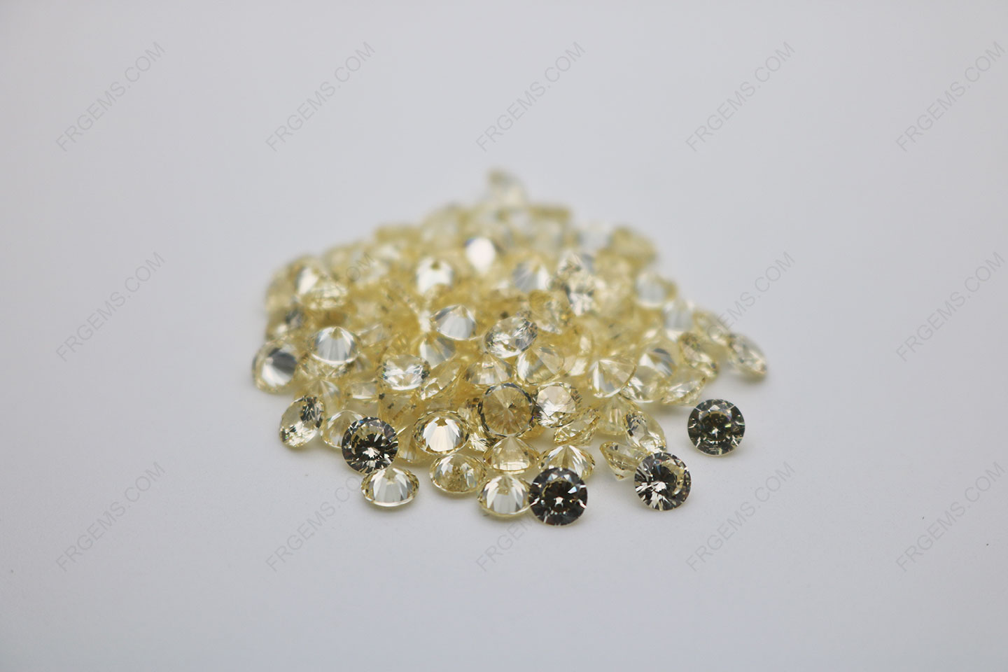 Cubic Zirconia Canary Yellow Round Shape Faceted Cut 4mm stones CZ06 IMG_0646