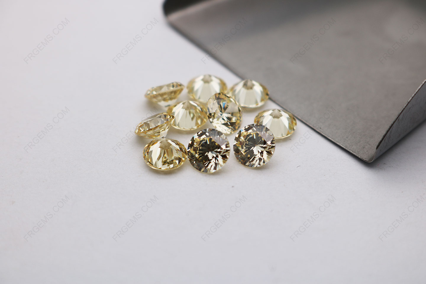 Cubic Zirconia Canary Yellow Round Shape diamond faceted cut 6.50mm stones 5A CZ06 IMG_3467