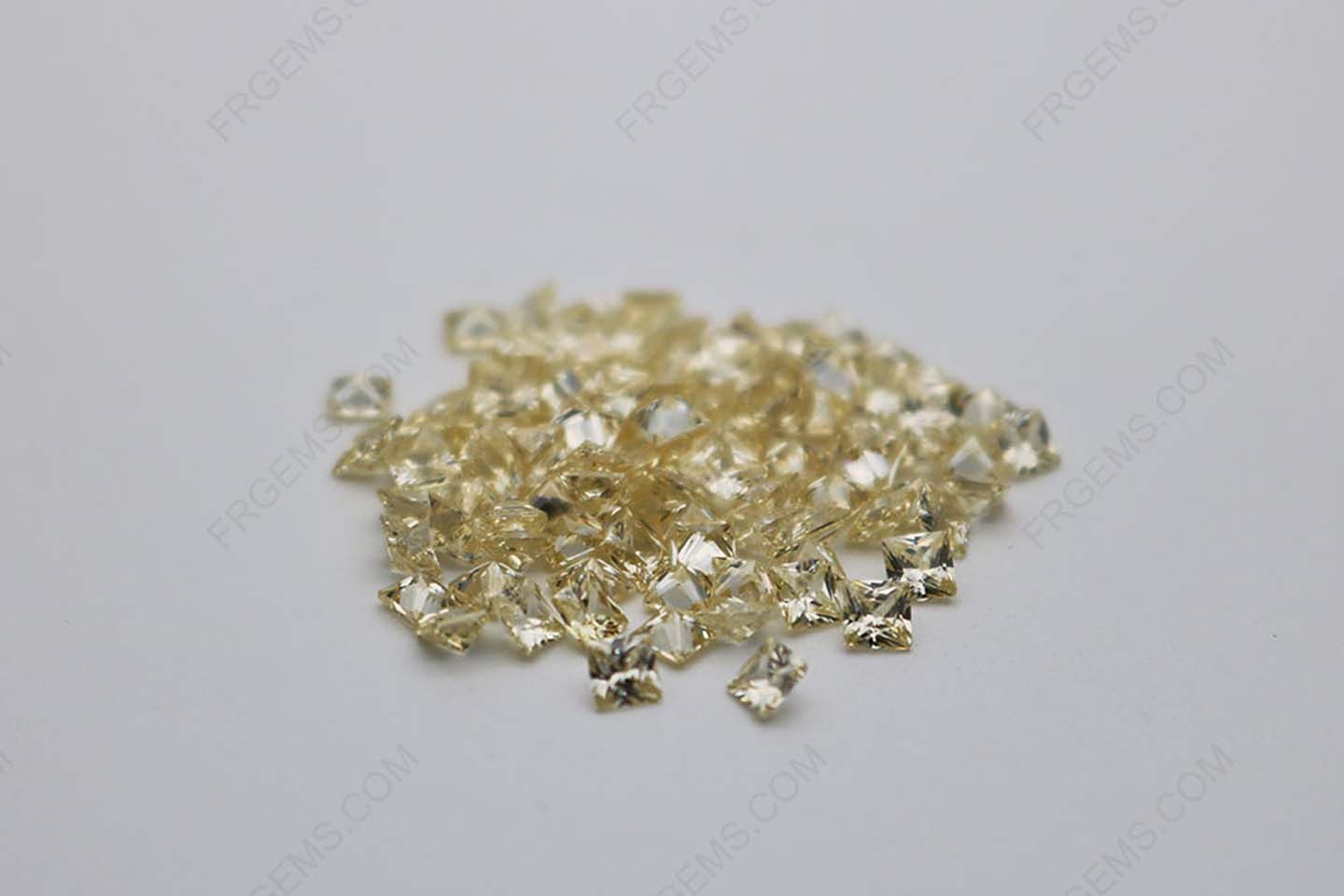 Cubic Zirconia Canary Yellow Square Shape Princess Cut 4x4mm stones CZ06 IMG_0303