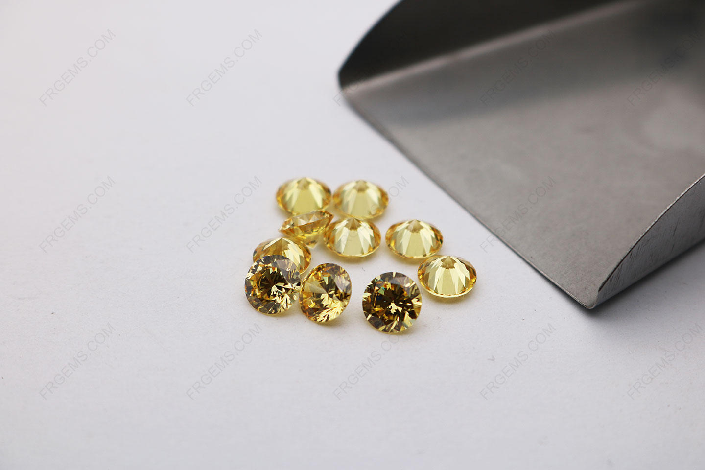Cubic Zirconia  5A best quality Golden Yellow Round Shape faceted diamond Cut 6.50mm stones CZ05 IMG_3472