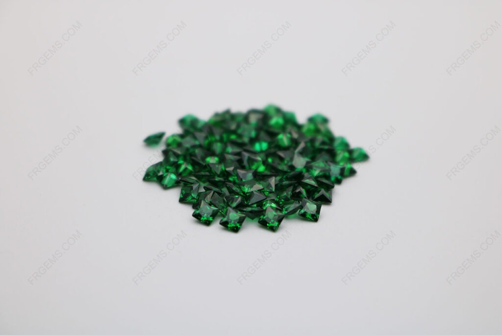 Cubic_Zirconia_Green_Square_Princess_cut_5x5mm_stones_IMG_0329