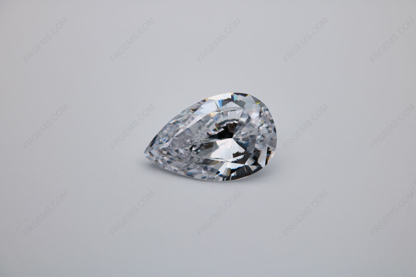 Cubic_Zirconia_White_Color_5A_Best_Quality_Pear_Shape_faceted_Cut_15x10mm_stones_Supplier_IMG_0565