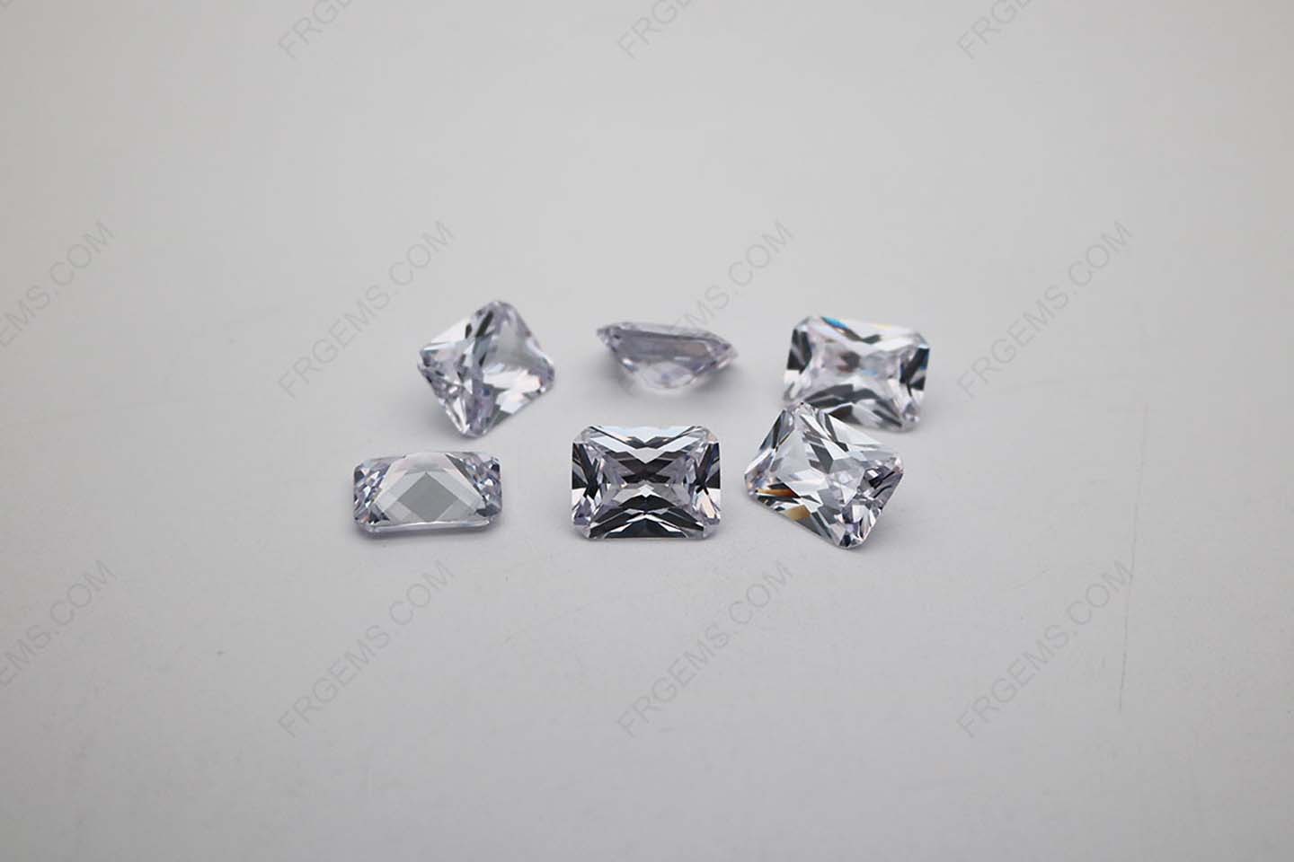 Cubic_Zirconia_White_Color_Octagon_Shape_Faceted_princess_Cut_9x6mm_stones_IMG_2077