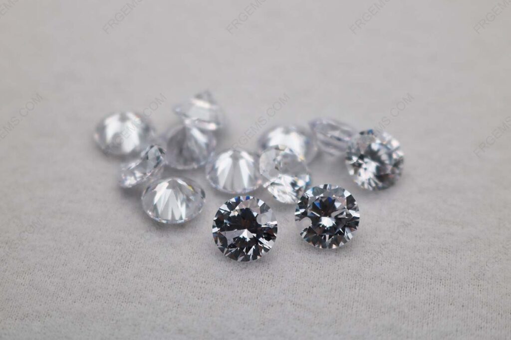 Cubic_Zirconia_White_Color_Round_Shape_Faceted_diamond_Cut_8mm_stones_IMG_0994