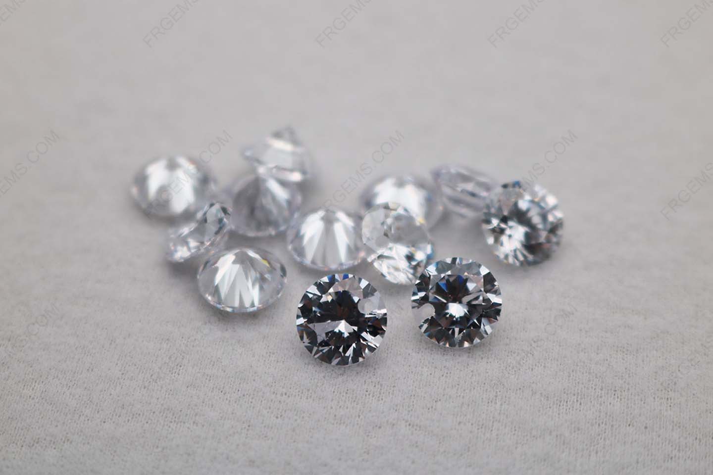 Cubic Zirconia White Color Round Shape Faceted diamond Cut 8mm stones CZ01 IMG_0994