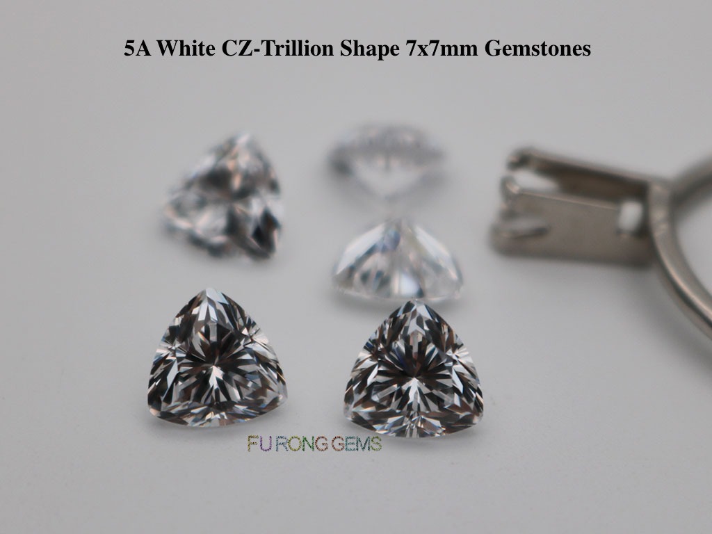 White-CZ-5A-Best-quality-Trillion-Shape-7x7mm-Gemstones-wholesale