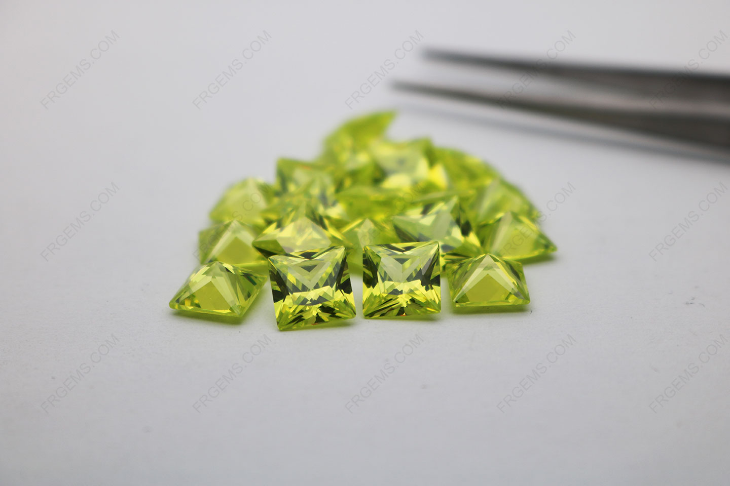 Loose Cubic Zirconia CZ Apple Green Square Shape Princess Cut 8x8mm stones CZ42 IMG_4812
