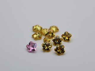Flower cut gemstones and Five Star Cut Cubic Zirconia stones suppliers and wholesale