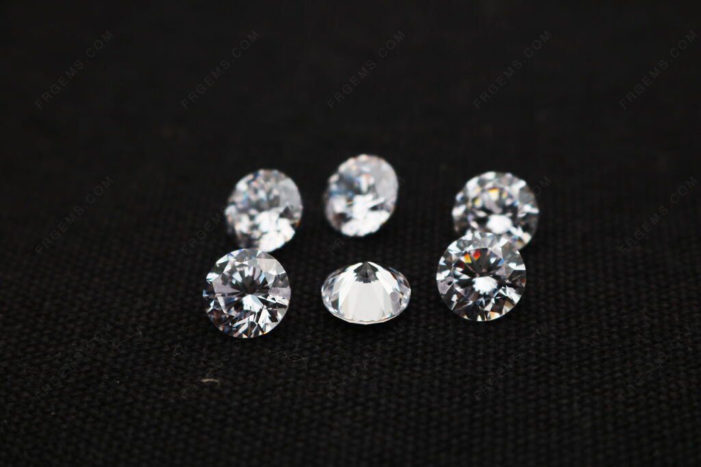 CZ-White-Color-5A-Best-Quality-Round-faceted-stones-with-1-drilled-hole-Suppliers-China_IMG_4963