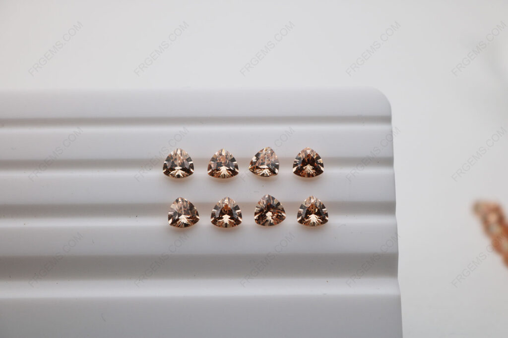 Cubic_Zirconia_Champagne_Trillion_Shape_Diamond_faceted_cut_5x5mm_stones_IMG_4889