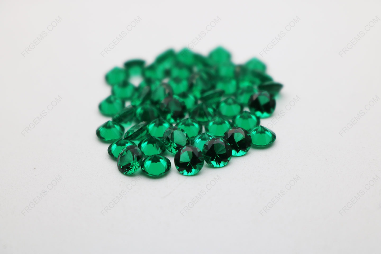 Nano Emerald Green Color Light shade 113# Round Diamond faceted cut 5mm stones IMG_4937