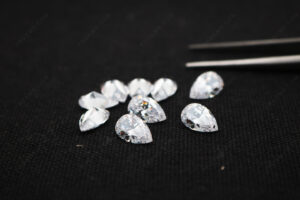 Pear-faceted-stones-with-drilled-holes-Loose-Cubic-Zirconia-White-Color-gemstones-China-Supplier