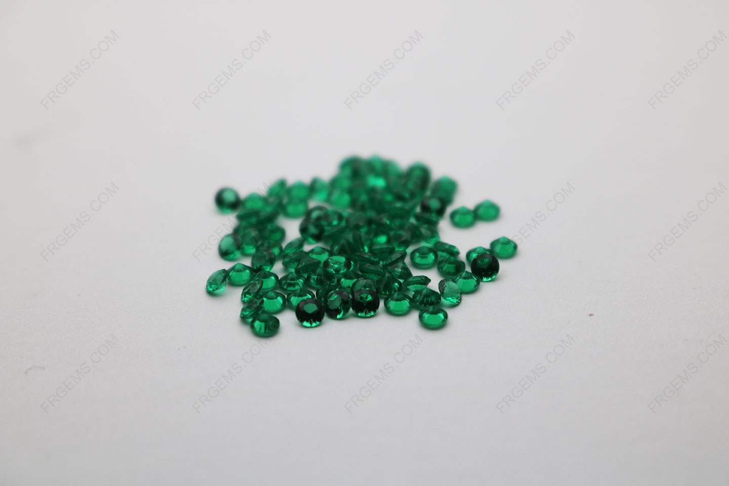 Nano Dark Emerald Green color 111# Round Faceted Cut 2.50mm gemstones IMG_4984