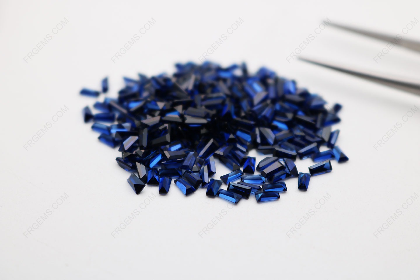 Loose Synthetic Lab Created Corundum Blue Sapphire 34# Tapered Baguette Cut 4x2x1.5mm stones IMG_2637