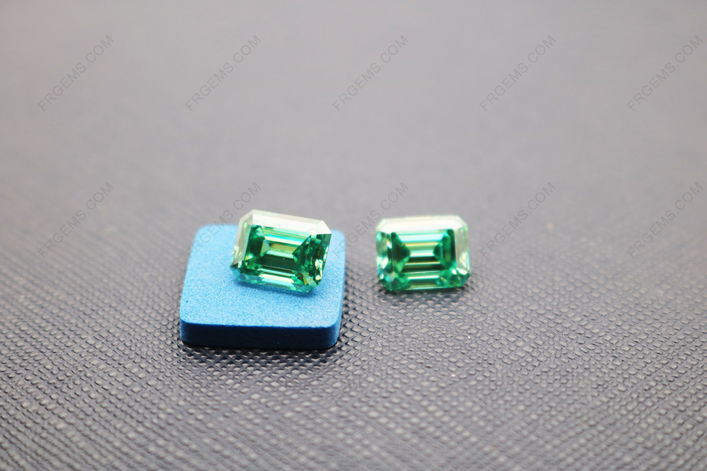 Loose Moissanite Green Color Octagon Shape Emerald Cut 9x7mm 3ct weight gemstones wholesale