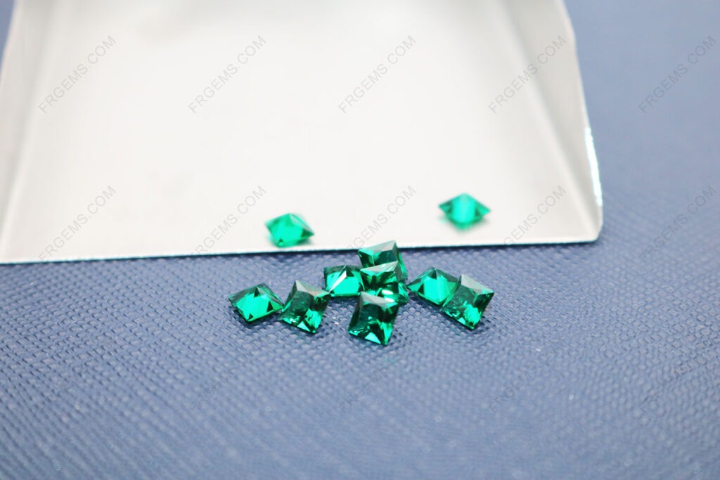 Lab-Created-Hydrothermal-Emerald-Zambia-Green-Color-Square-Princess-cut-4x4mm-faceted-stones-China-wholesale-IMG_5119