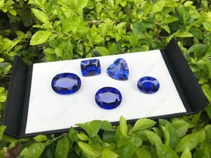 Lab-Grown-Pulled-Czochralski-Blue-Sapphire-Gemstone-supplier