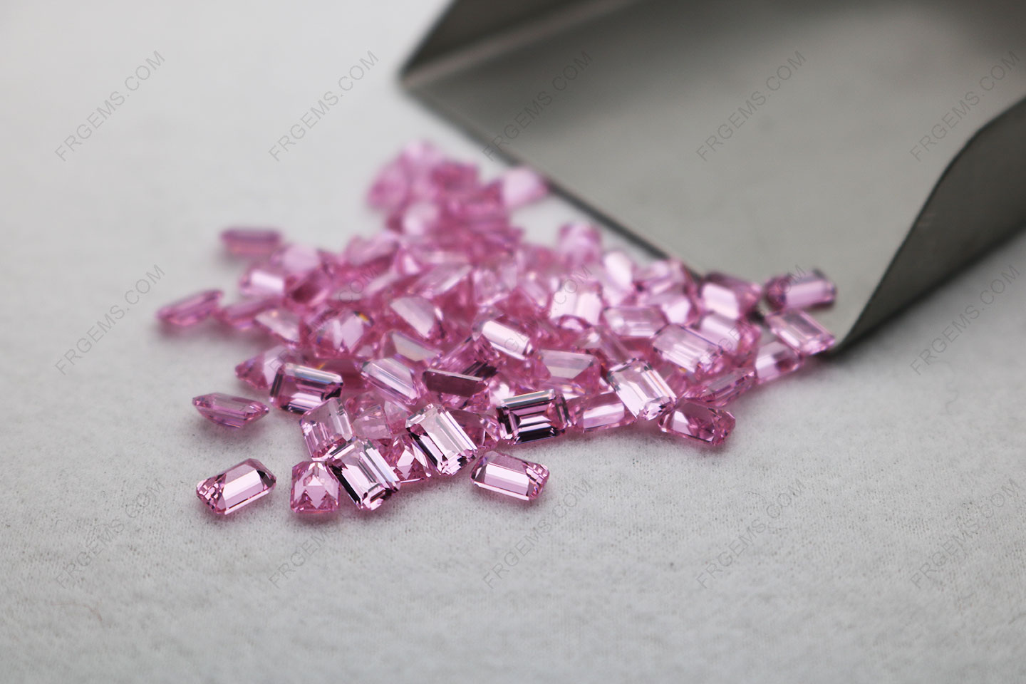 Cubic Zirconia Loose CZ Pink color Octagon Shape Emerald cut 4x6mm gemstones wholesale