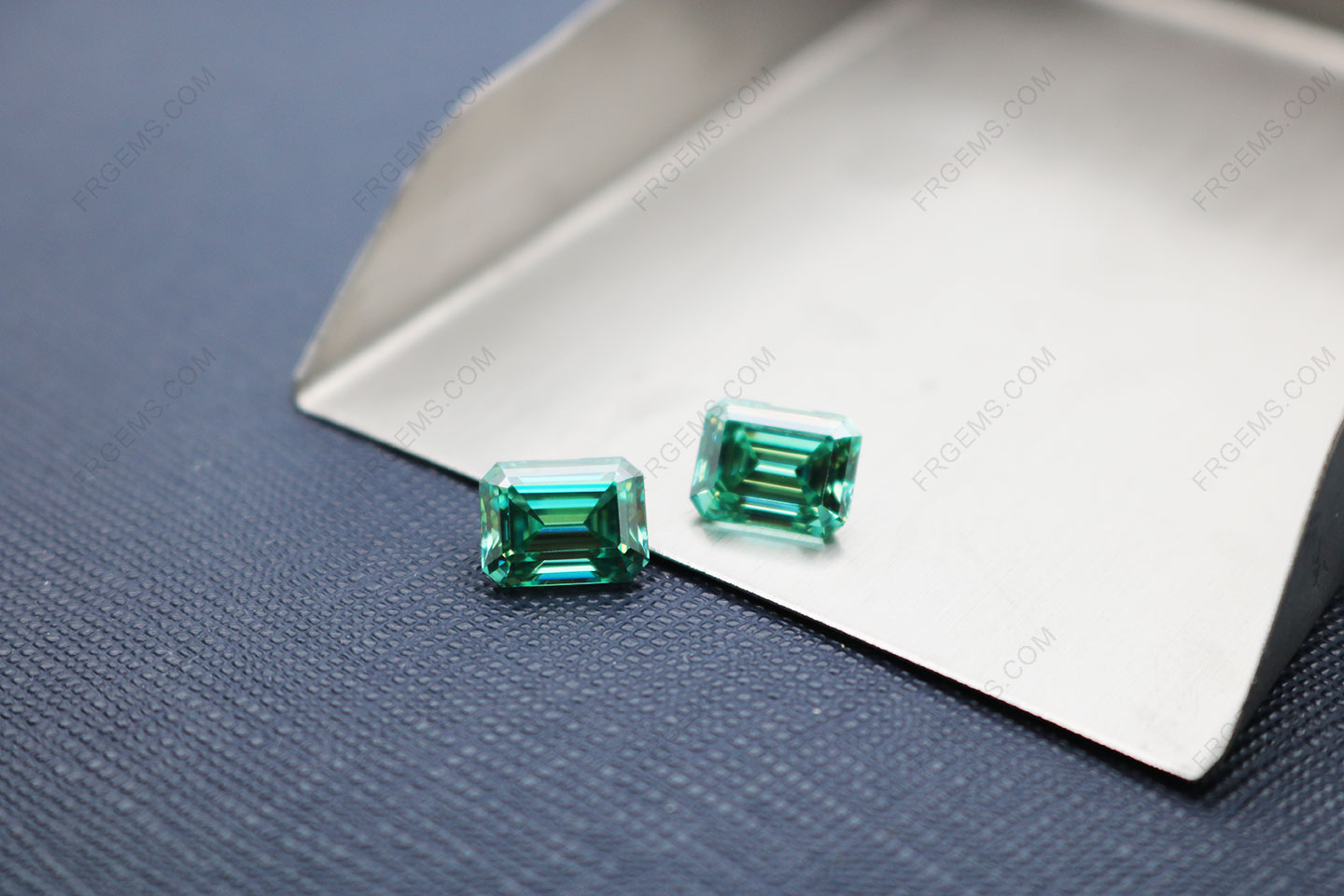 Loose Moissanite Green Color Octagon Shape Emerald Cut 9x7mm 3ct weight gemstones wholesale