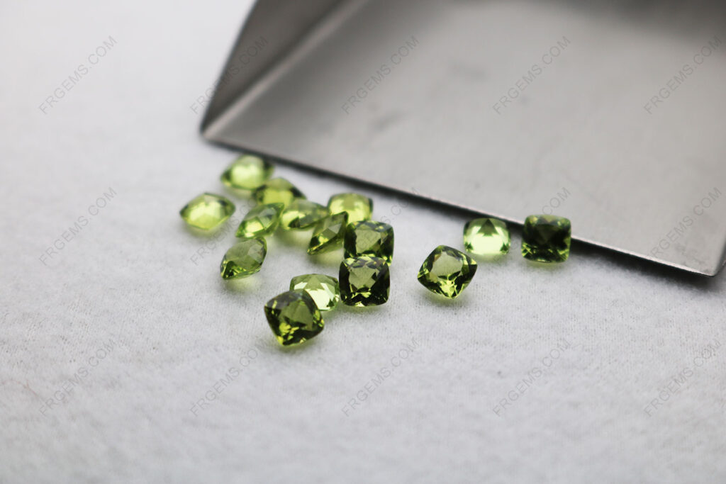 Natural-genuine-Peridot-Color-Cushion-faceted-5x5mm-Gemstones-wholesale-China-IMG_5123