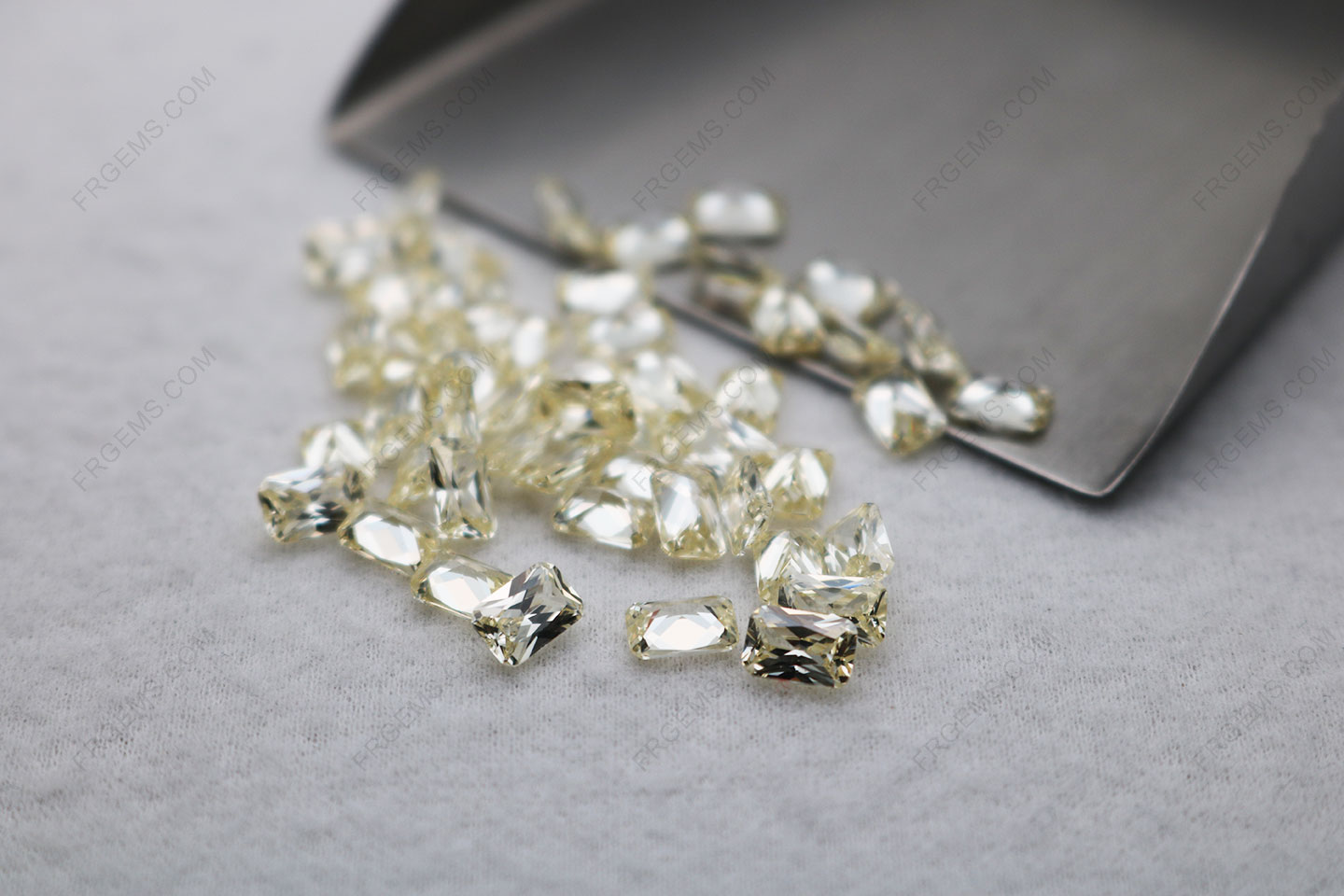 Loose Cubic Zirconia Canary Yellow color Octagon radiant princess cut 6x4mm gemstones