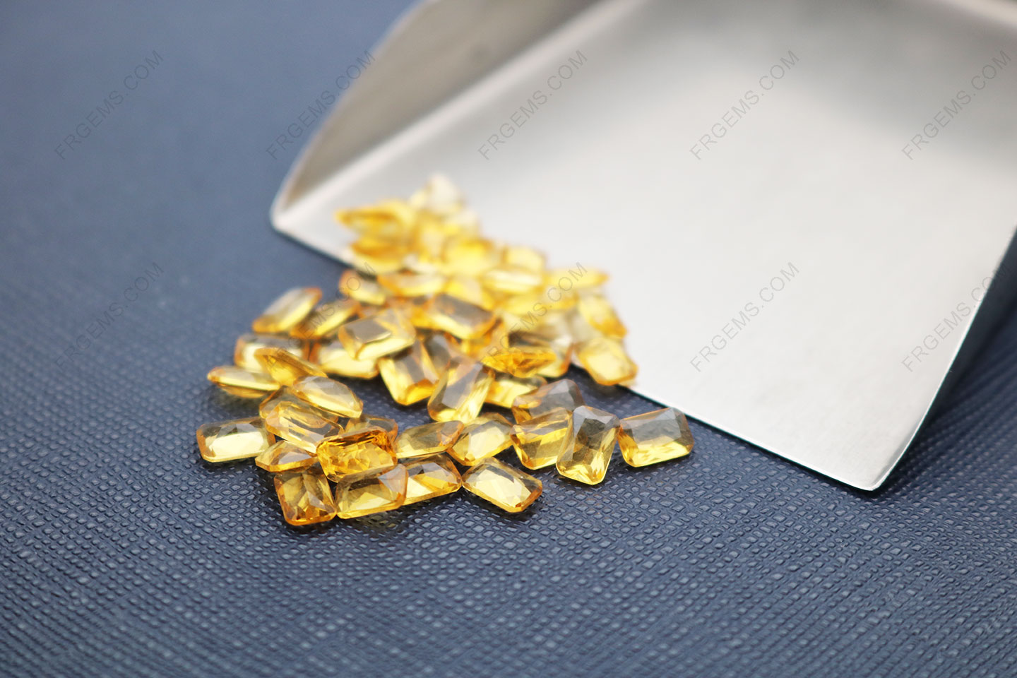 Loose Glass Golden Yellow Color Octagon shape Radiant Princess cut 4x6mm gemstones loose Gemstones