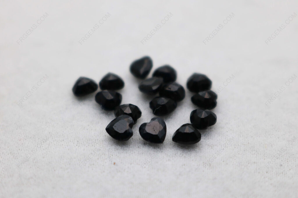 Natural-Black-Sapphire-Heart-Shape-Faceted-Cut-4x4mm-stones-IMG_5385