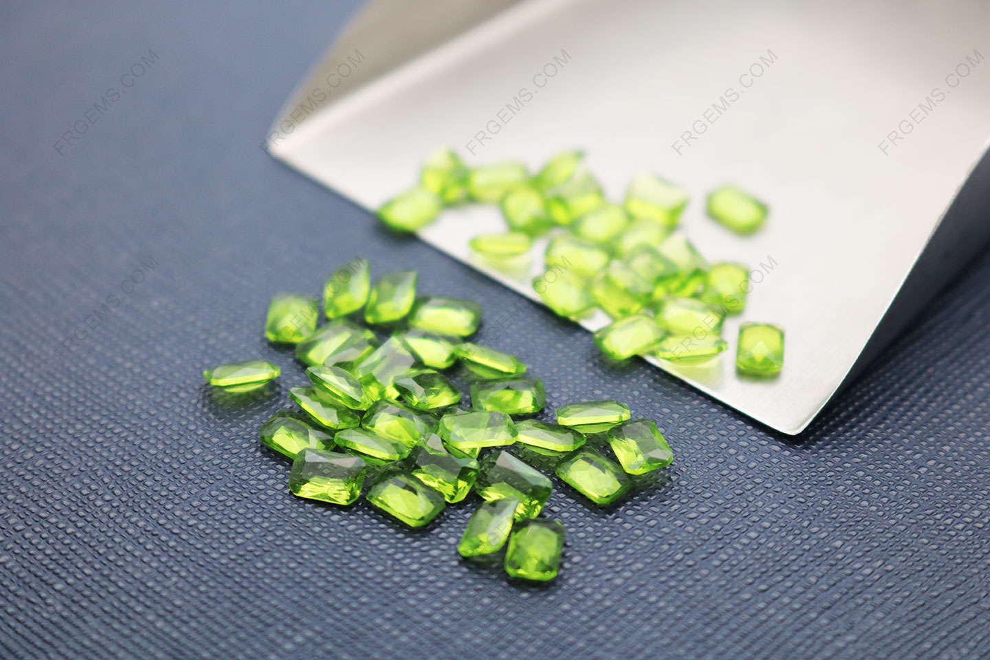 Bulk wholesale Glass Peridot Color BG128# Octagon Shape princess cut 6x4mm Loose gemstones