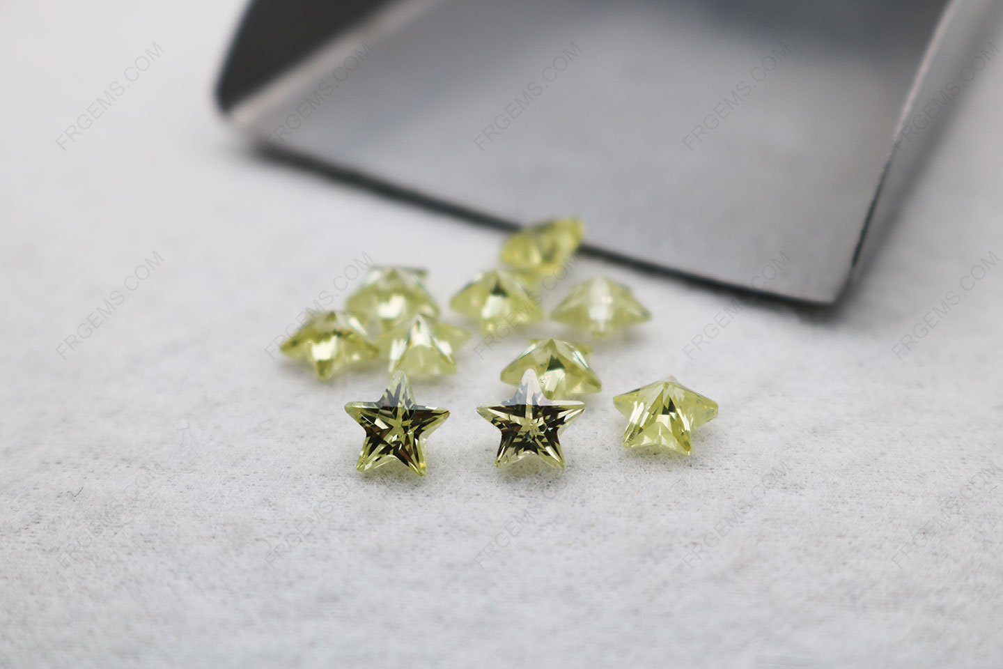 Cubic Zirconia Olive Yellow Five point Star Cut 6x6mm gemstones CZ25 IMG_5456