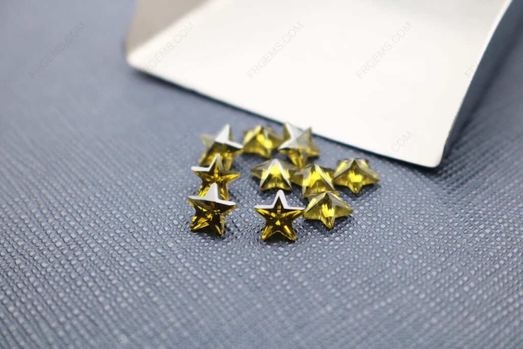 Cubic-Zirconia-Peridot-Dark-shade-Star-Cut-6x6mm-gemstones-CZ28-IMG_5454