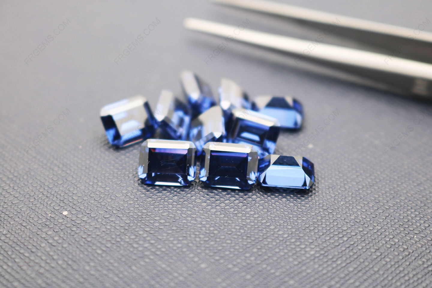 Loose Cubic Zirconia Tanzanite Blue Color Octagon shape Emerald cut 9x7mm stones IMG_5545