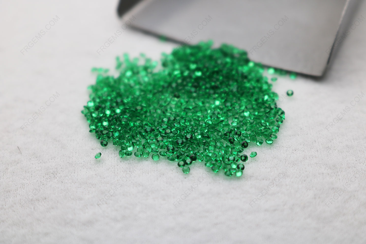 Loose Nano Crystal Tsavorite Green Color #108 Round shape Faceted Cut 1.40mm gemstones IMG_5489