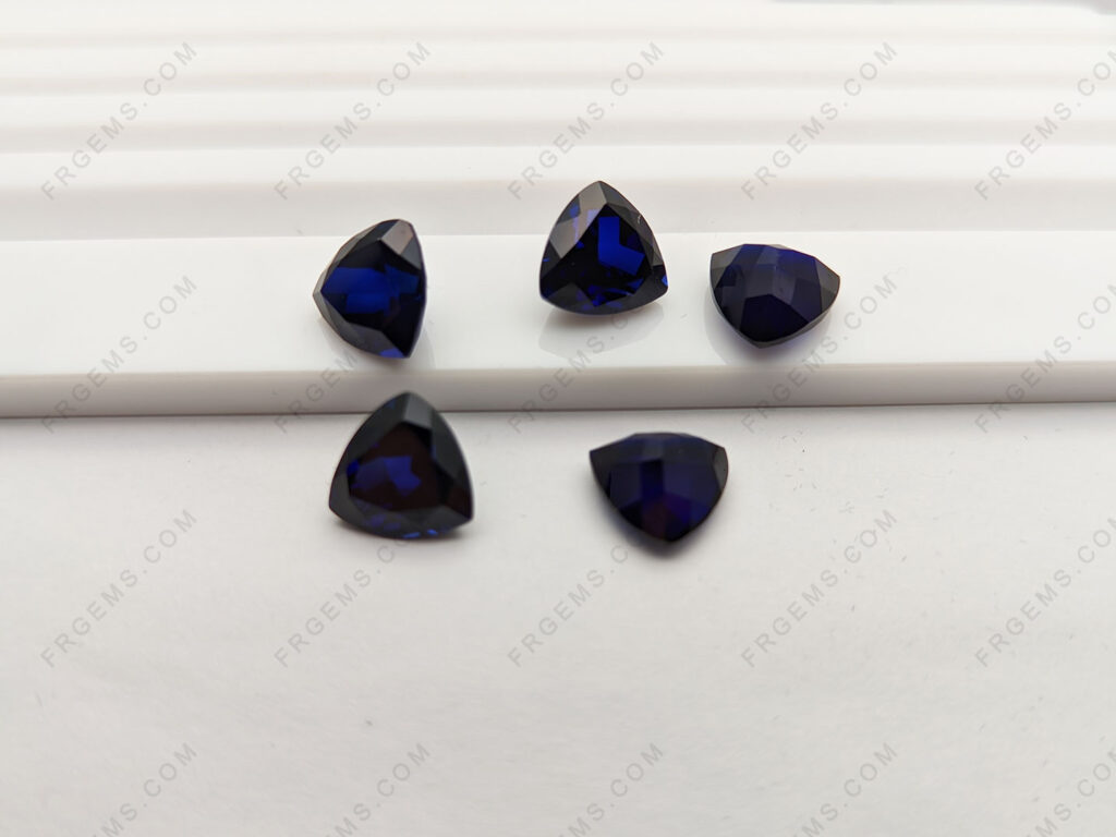 Corundum Synthetic Sapphire Blue color 34# Medium color Trillion Shape faceted 10x10mm Gemstones