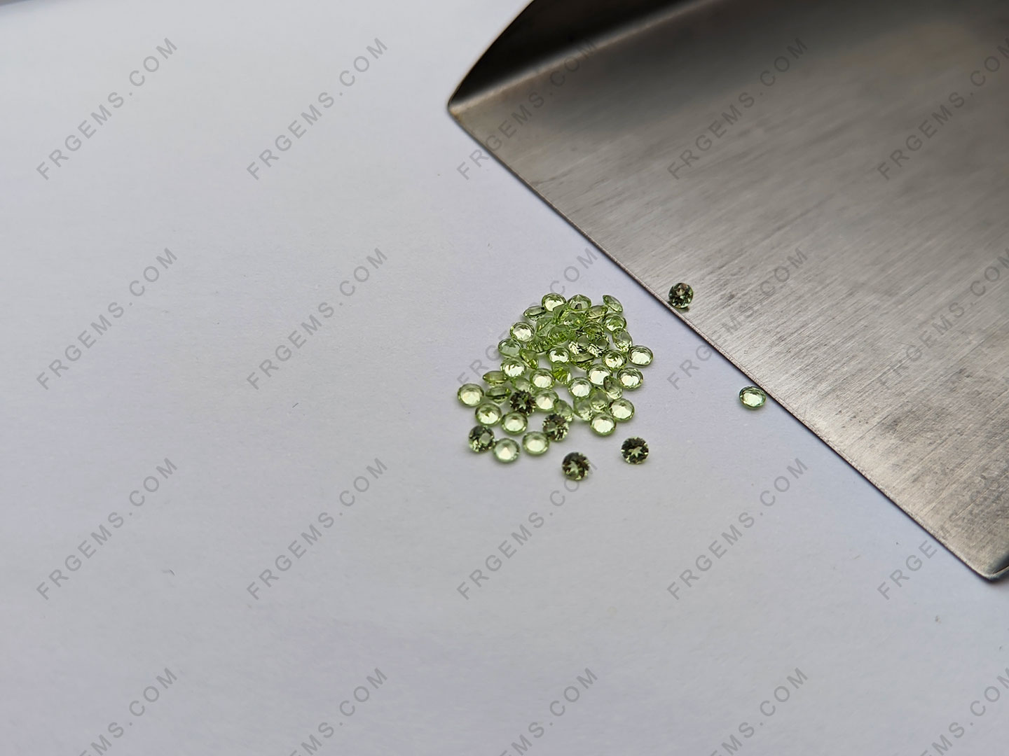 Loose Natural genuine Peridot Color Round faceted 2mm Gemstones wholesale from China Supplier