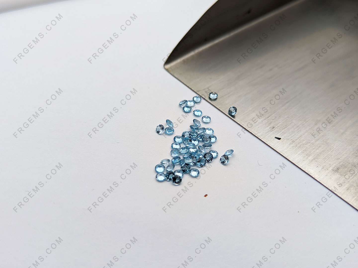 Loose Natural genuine Blue Topaz Swiss blue Color Round faceted 2mm Gemstones