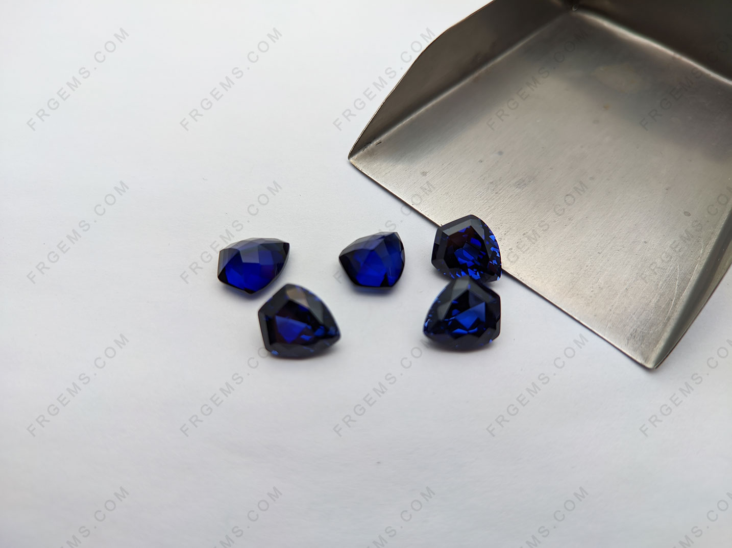 Corundum Synthetic Sapphire Blue 34# Medium color Sheild Shaped faceted Cut 12x10mm stones