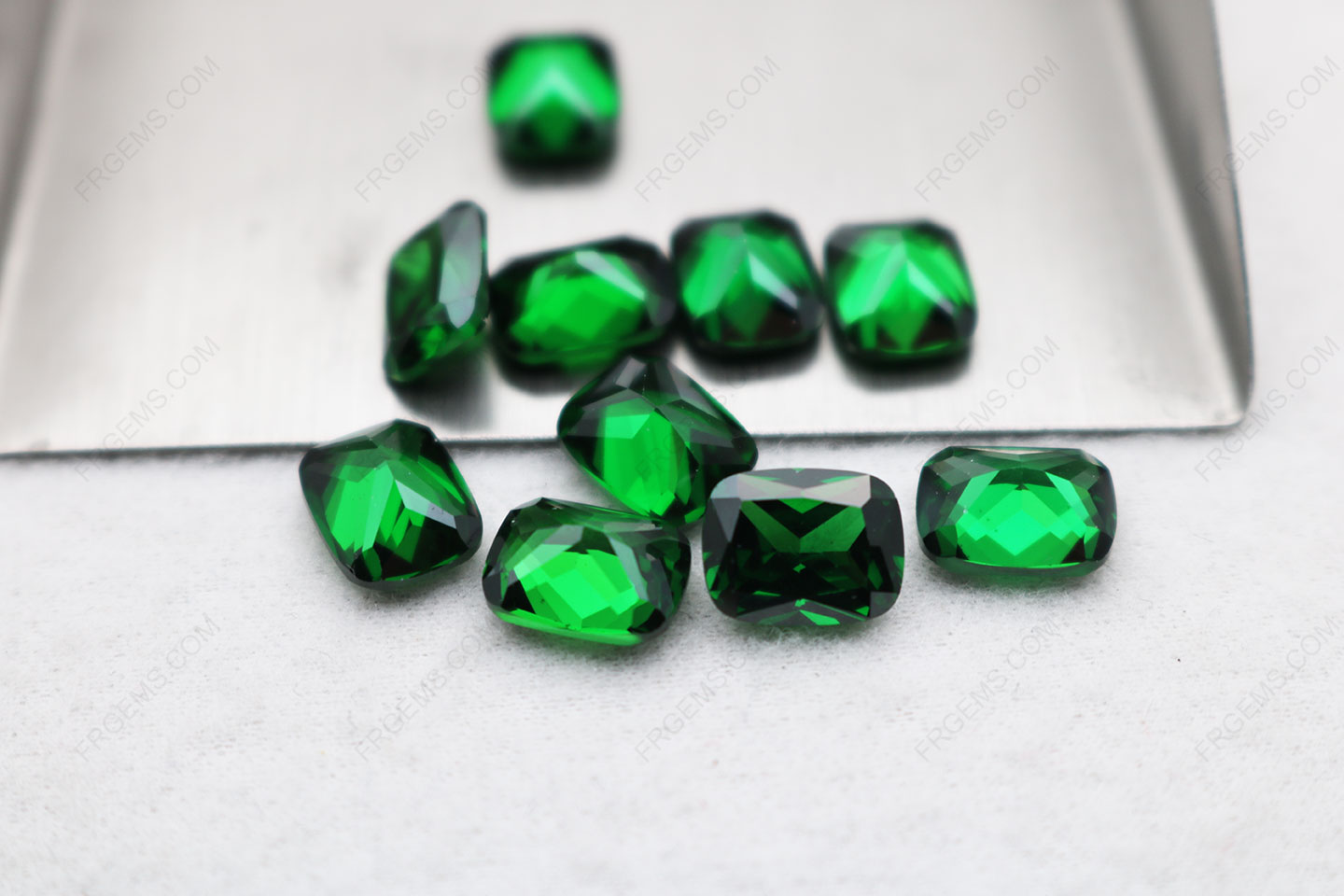 Cubic Zirconia Green Color Elongate Cushion Shape Princess Cut 9x7mm Loose gemstones