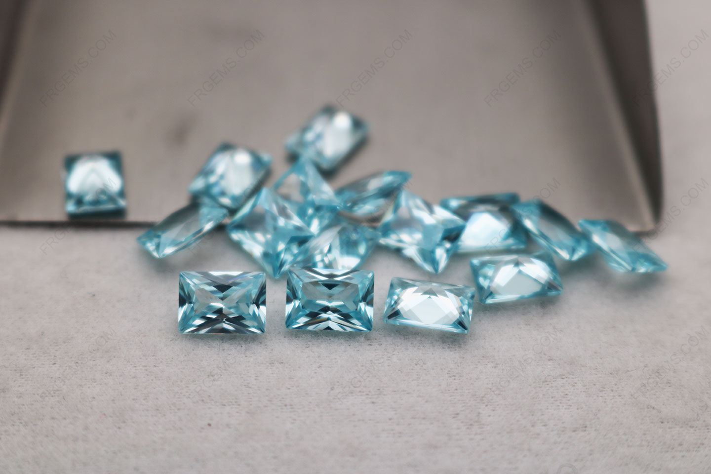 Cubic Zirconia Light Aquamarine Color Rectangle Shape Princess Cut 7x5mm gemstones CZ37 IMG_5737