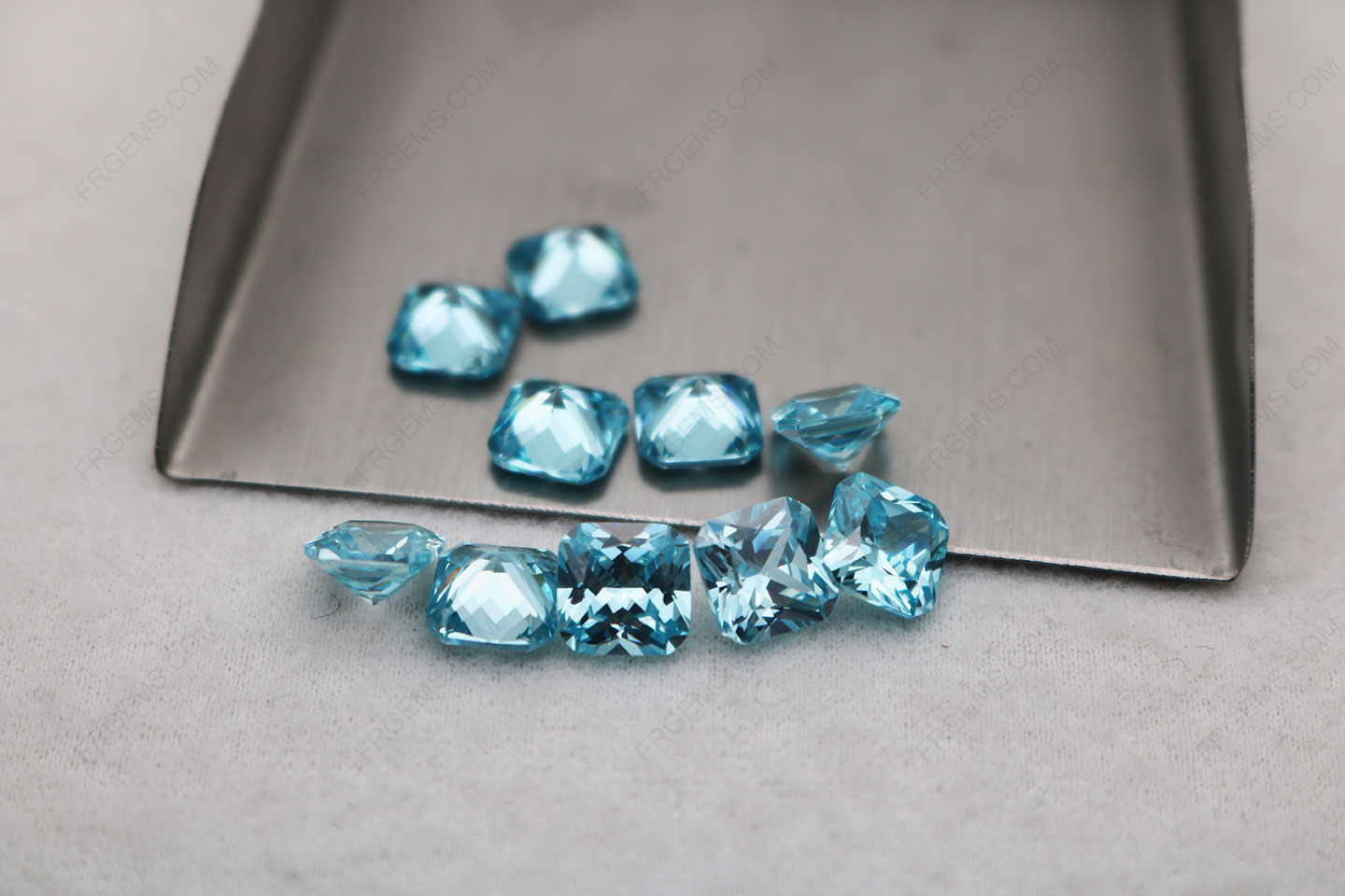Cubic Zirconia Light Aquamarine Color Square Shape Radiant Cut 7x7mm gemstones CZ37 IMG_5709