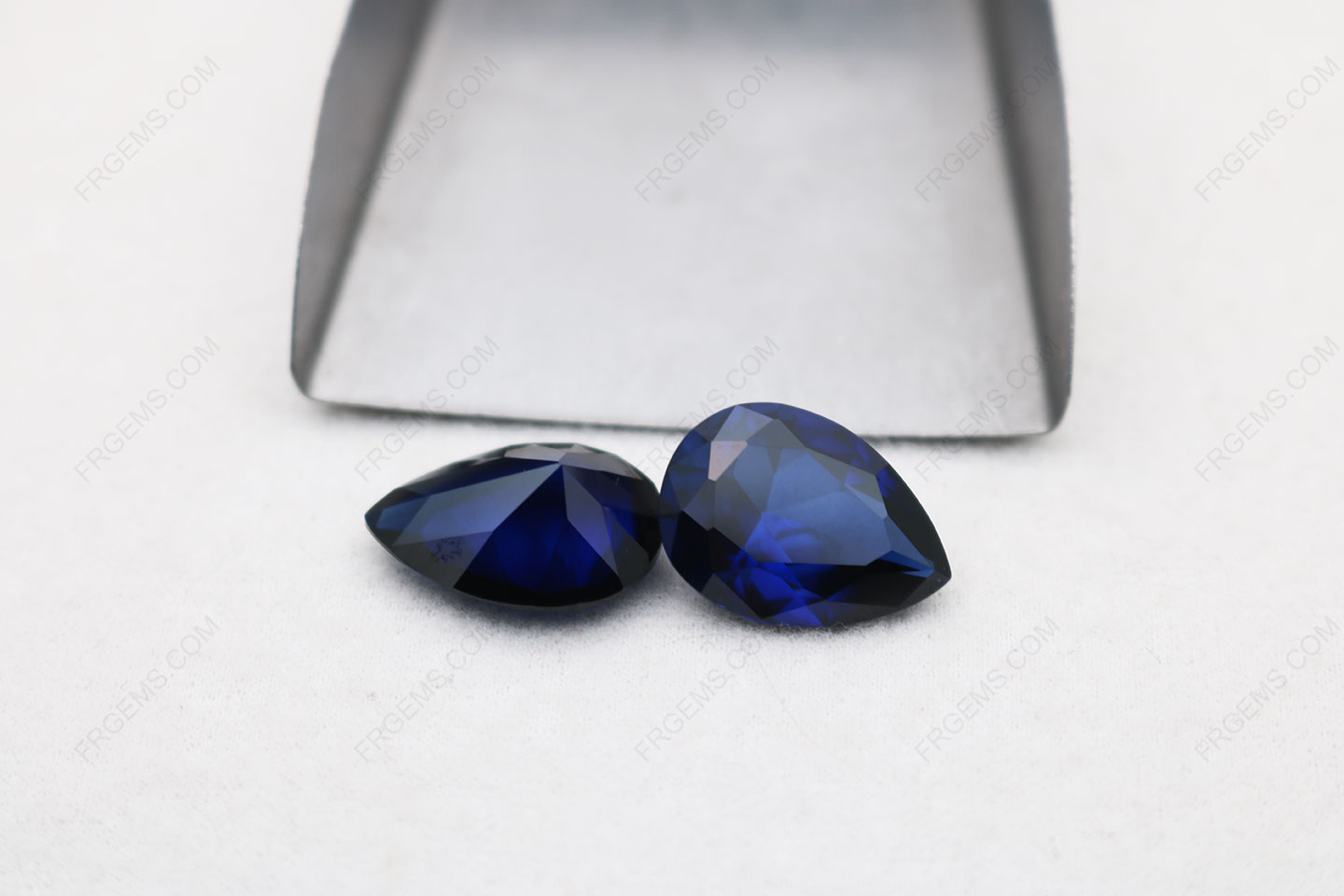 Synthetic Corundum Blue Sapphire #34 Pear Shape Faceted Cut 18x13mm gemstones IMG_5871