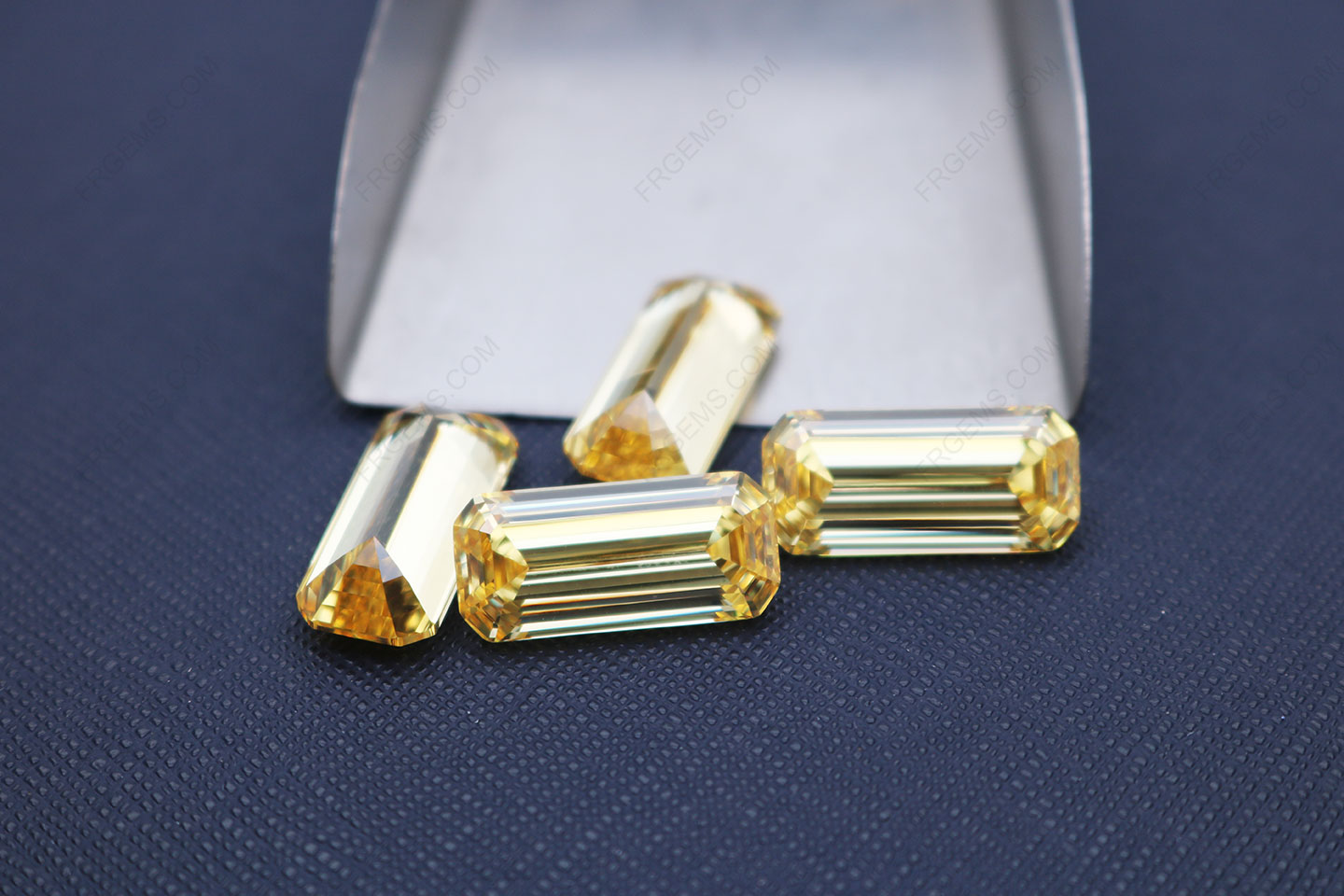 Cubic-Zirconia-Light-Canary-Yellow-Color-Asscher-Cut-19.5x9mm-gemstones-CZ06-IMG_5906