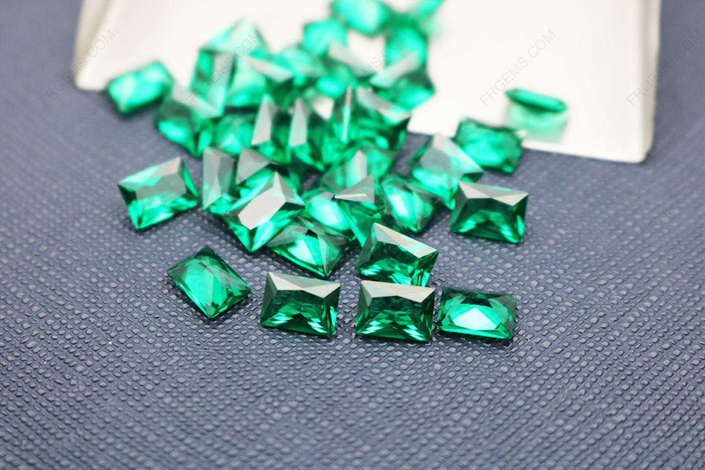 Nano Emerald Green #111 Color Rectangle Shape Princess Cut 7x5mm gemstones IMG_5695