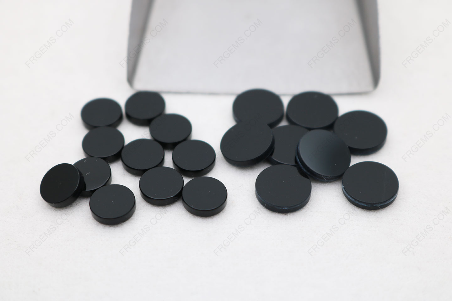 Natural Black Onyx Smooth Flat Disc Coin shape 10mm and 8mm gemstones wholesale from China Supplier Loose Gemstones Suppliers FU RONG GEMS China