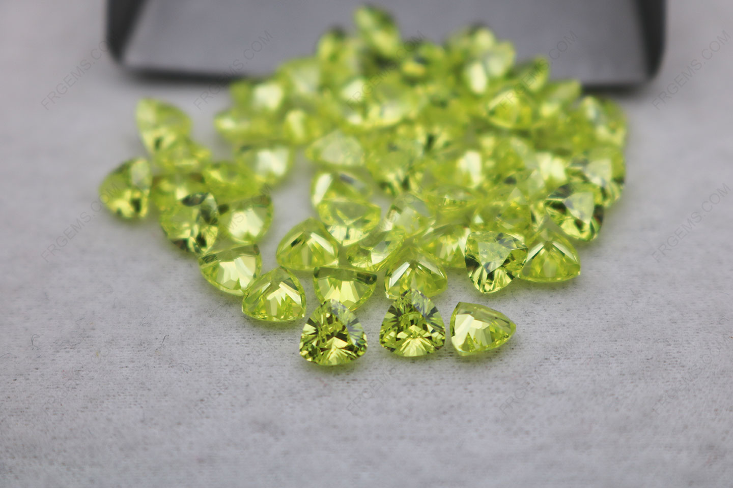 Trillion Shape Faceted Cut Loose Cubic Zirconia Apple Green Color 5x5mm gemstones wholesale