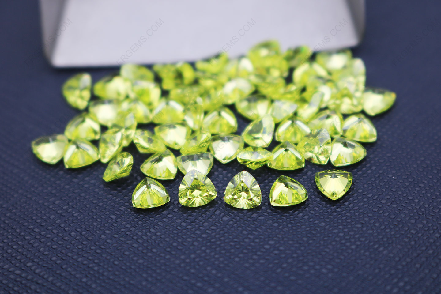 Trillion Shape Faceted Cut Loose Cubic Zirconia Apple Green Color 5x5mm gemstones wholesale