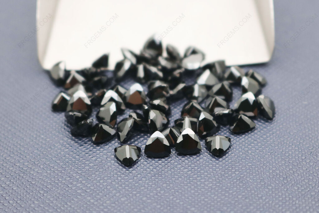 Cubic-Zirconia-Black-Color-Trillion-Shape-Faceted-Cut-5x5mm-gemstones-CZ02-IMG_6144