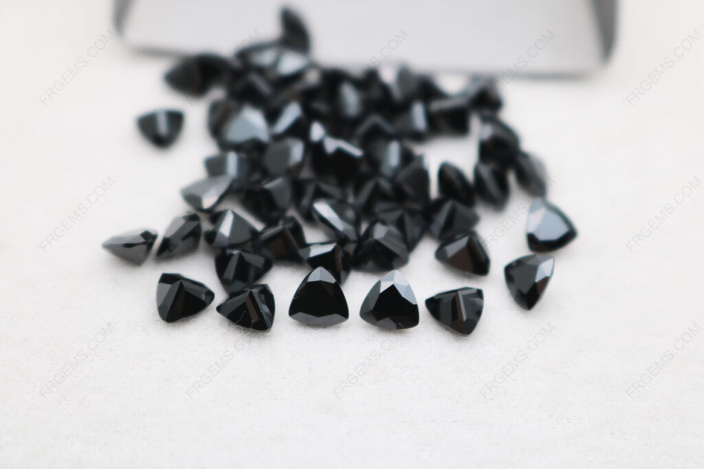 Cubic-Zirconia-Black-Color-Trillion-Shape-Faceted-Cut-5x5mm-gemstones-CZ02-IMG_6145