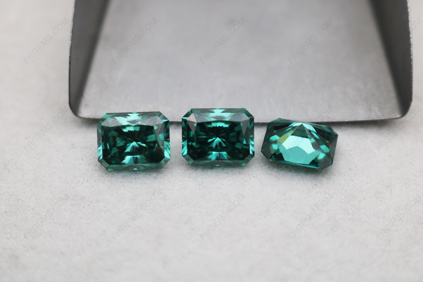 Wholesale Loose Moissanite Green Color Octagon Radiant Cut 10x8mm gemstones from China